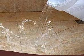 白云鄂博漏水维修 免砸砖防水材料该如何施工